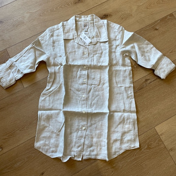 New With Tags. Gap Women’s Linen Button Down Shirt - Picture 2 of 5